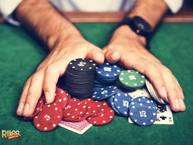 Hướng dẫn chơi Poker Rik88