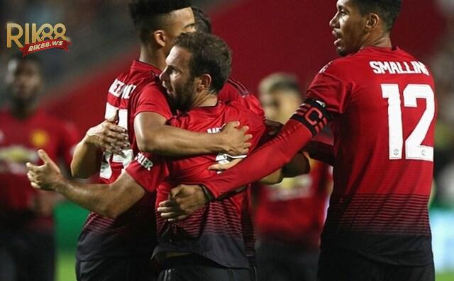 Đánh giá tình hình của 2 đội chơi